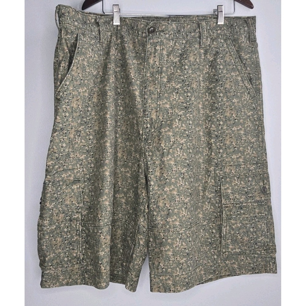 Men's Levi's Digital Woodland Camo White Tab Cargo Shorts Camoflague Size 42‎
